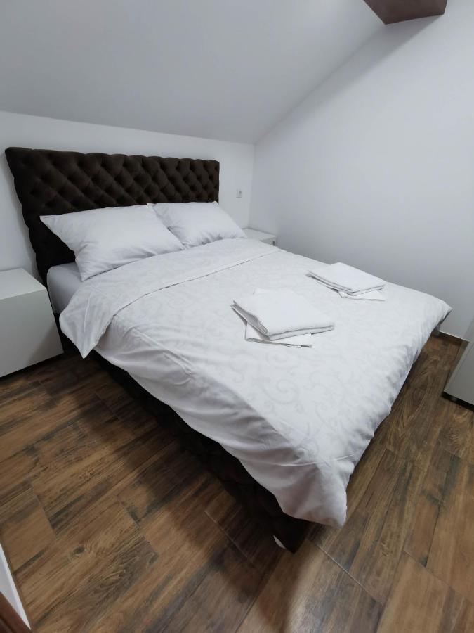 Sobe I Apartmani Casa Mia Pecinci Dış mekan fotoğraf