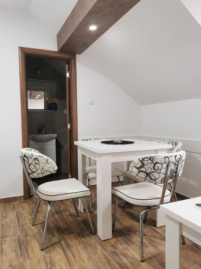 Sobe I Apartmani Casa Mia Pecinci Dış mekan fotoğraf
