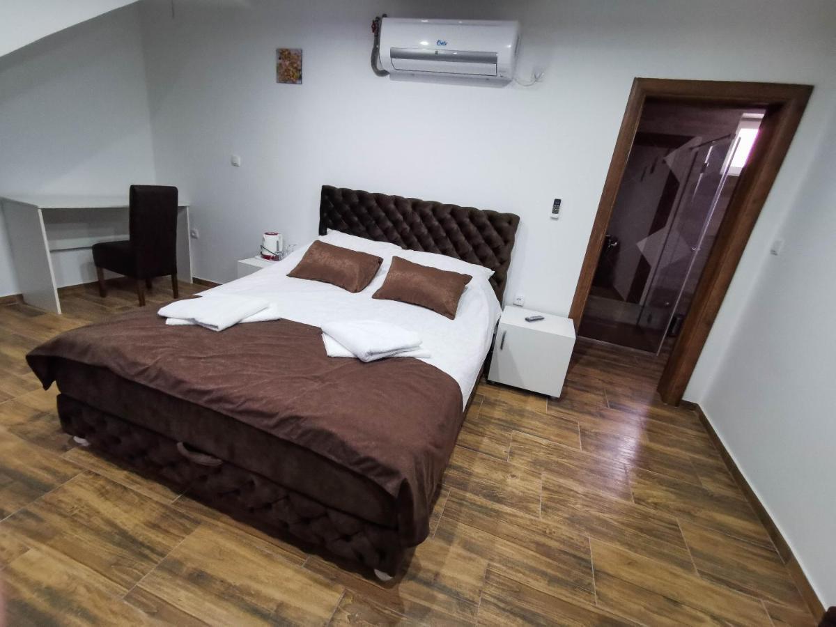 Sobe I Apartmani Casa Mia Pecinci Dış mekan fotoğraf