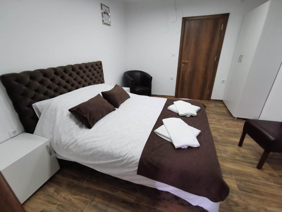 Sobe I Apartmani Casa Mia Pecinci Dış mekan fotoğraf